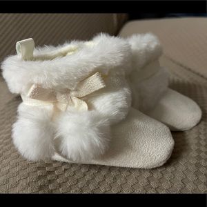 White baby fur boots